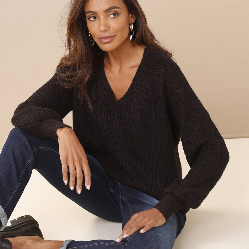 Pulóver s výstrihom do V mohérový na dotyk čierna 048 Blancheporte 58166439