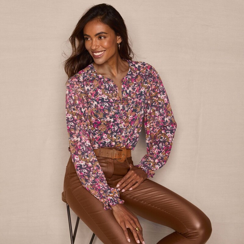 Voálová blúzka s potlačou a volánmi antracitová/ružová 038 58166475