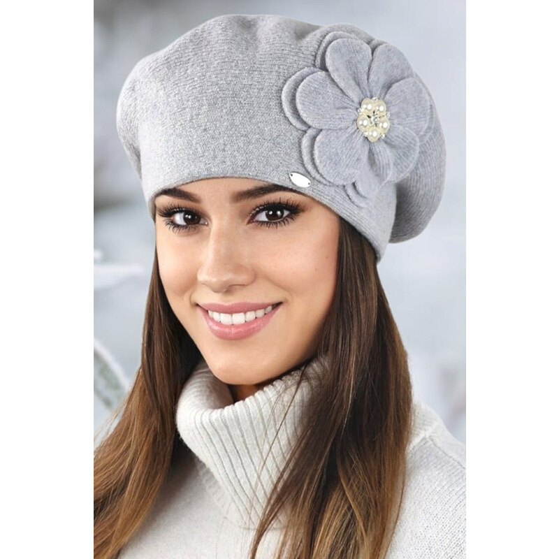Kamea Svetlošedá luxusná elegantná dámska baretka na zimu s kvetom 58181747