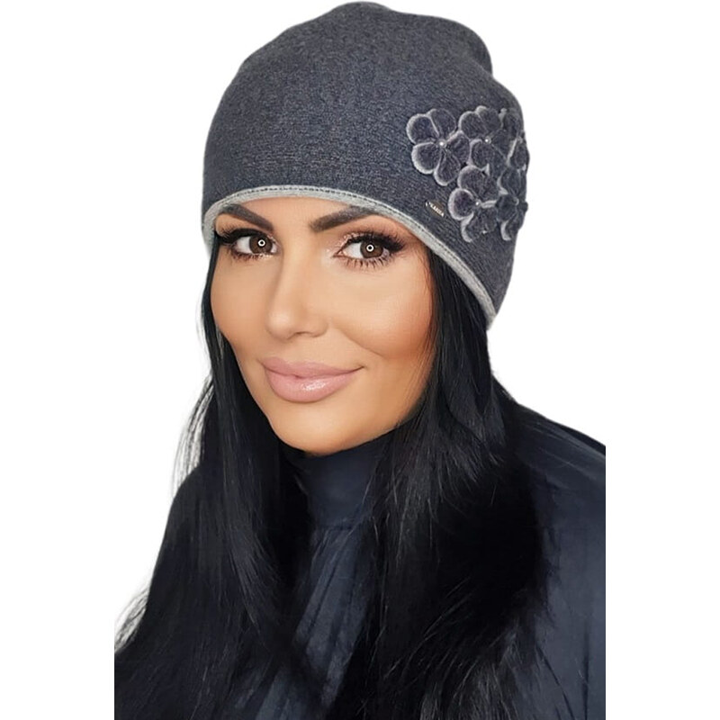 Kamea Grafitová dámska zimná čiapka s kvietkami Lorelli, Farba 58225261