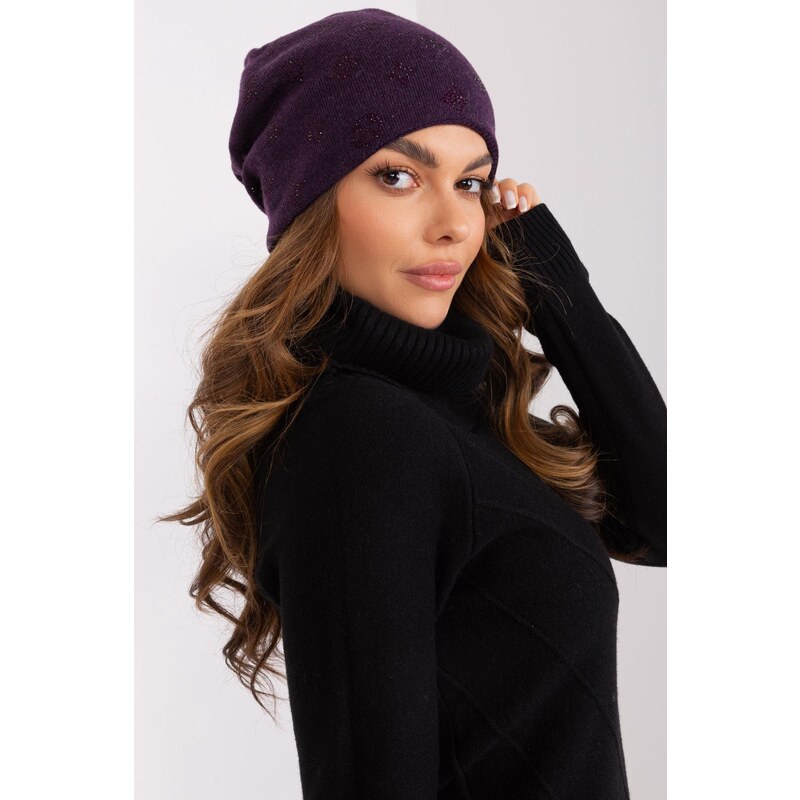 MladaModa Dámska čiapka baretka s aplikáciou model 31826 fialová 58409137