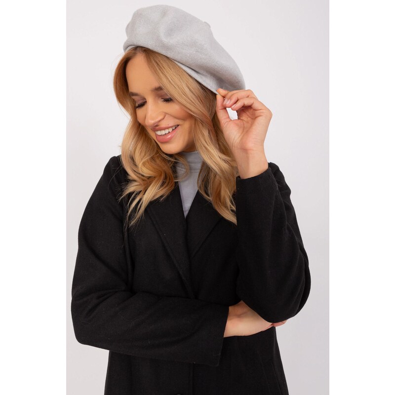 MladaModa Dámska čiapka baretka model 30582 svetlá šedá 58409141