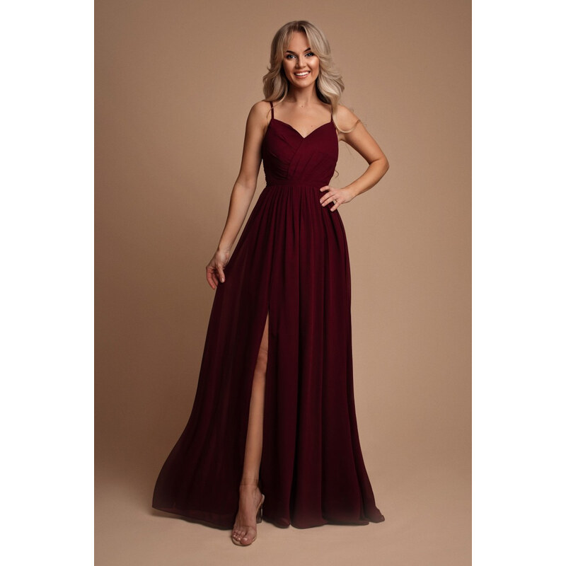 miadresses.sk Bordové spoločenské šaty na ramienka 58990757