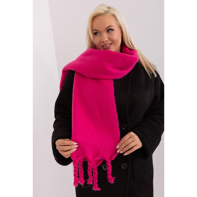 MladaModa Hrejivý jednofarebný šál so strapcami model 50220 fuksiový 59762320