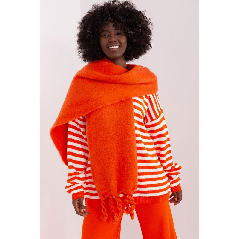 MladaModa Hrejivý jednofarebný šál so strapcami model 50220 oranžový 59762323