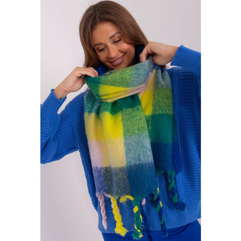 MladaModa Hrejivý károvaný šál so strapcami model 50197 zelený 59762331