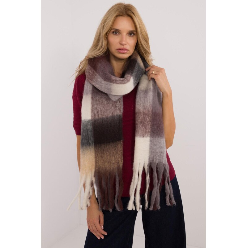 MladaModa Hrejivý károvaný šál so strapcami model 50162 hnedý 59762363