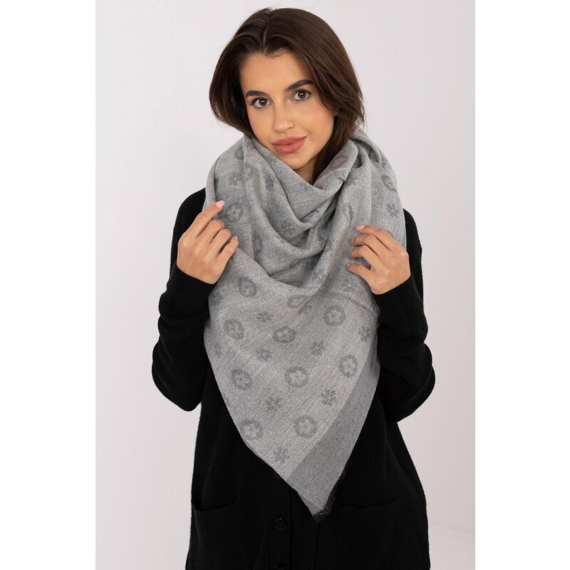 MladaModa Hrejivý vzorovaný dámsky šál model 70161 šedý 59762380