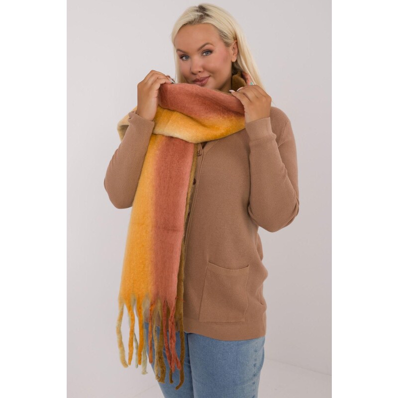MladaModa Viacfarebný hrejivý šál so strapcami model 32050 oranžový 59774729