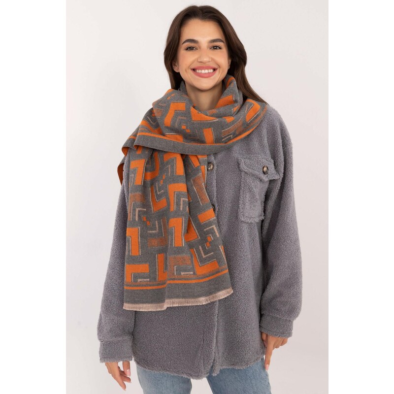 MladaModa Hrejivý dámsky šál s geometrickými vzormi model 15832 šedý 59774754
