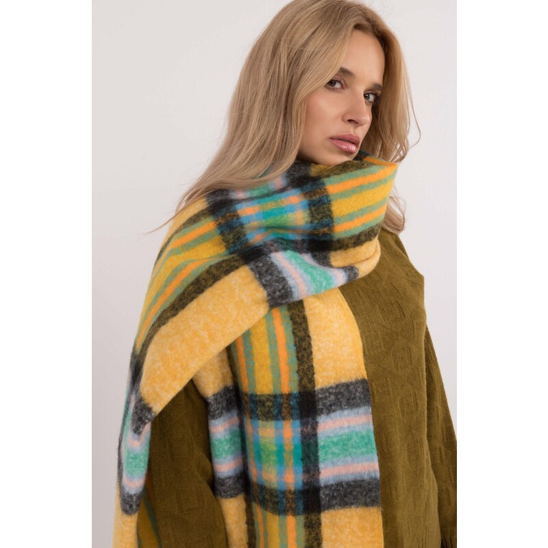 MladaModa Hrejivý károvaný šál s vrkočmi model 50103 horčicový 59774756