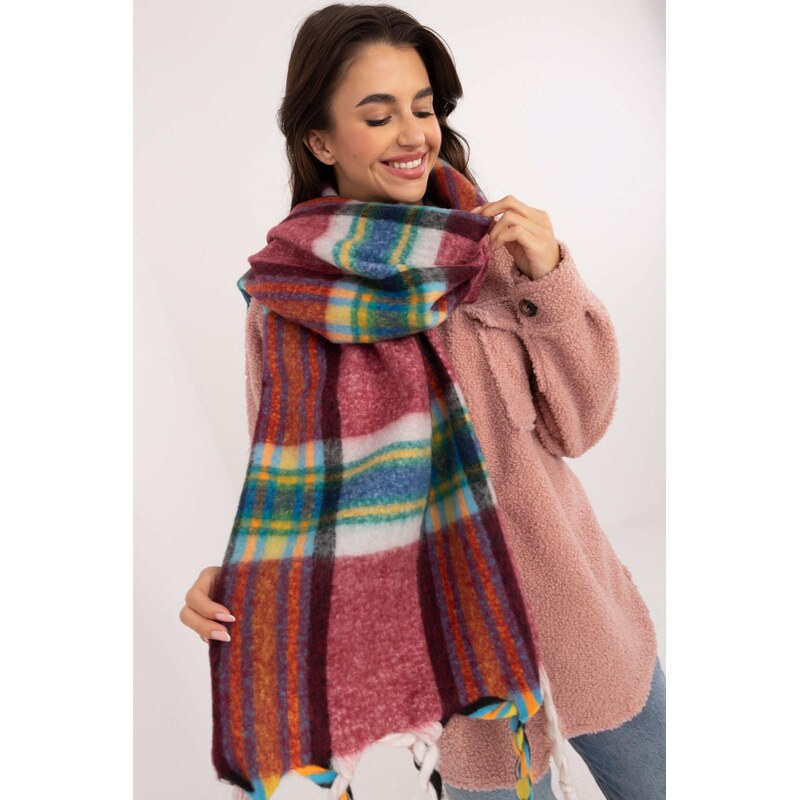 MladaModa Hrejivý károvaný šál s vrkočmi model 50103 bordový 59774759