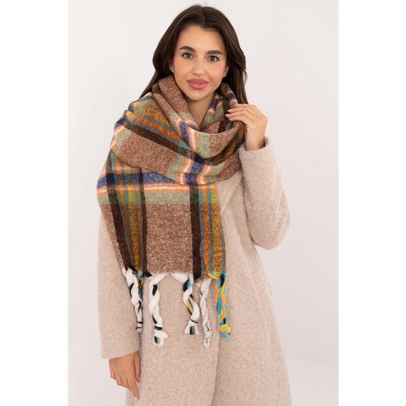 MladaModa Hrejivý károvaný šál s vrkočmi model 50103 hnedý 59774760