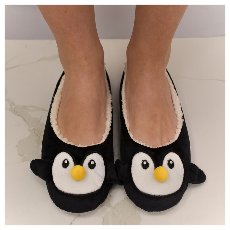 AURA.VIA Zateplené dámske čierne papuče Pingu 59808786