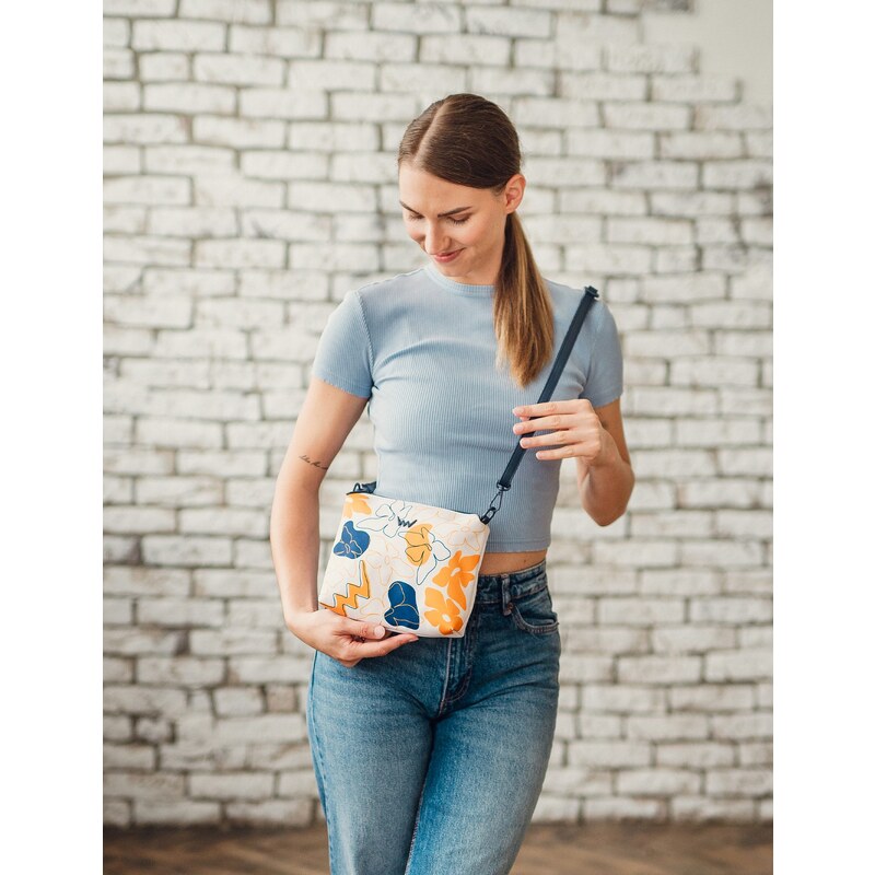 Vuch Dámska crossbody kabelka Nuria Flowers Line Apricot 66582539