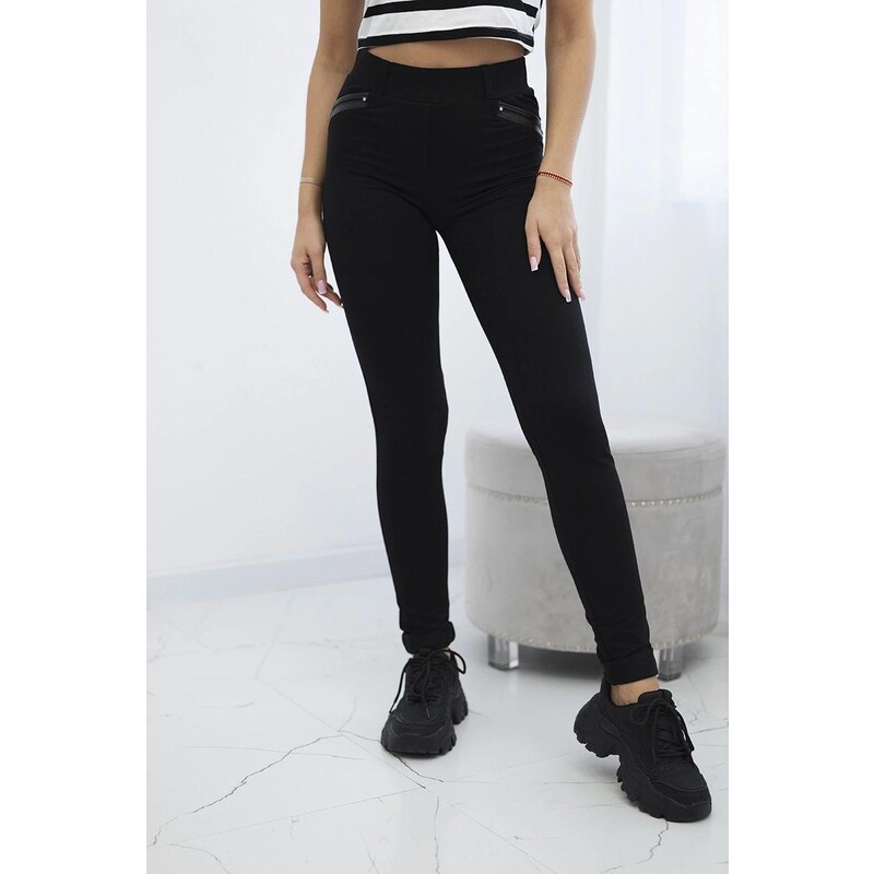 MladaModa Bavlnené nohavice s lemom na vreckách model 2045 čierne 60666229