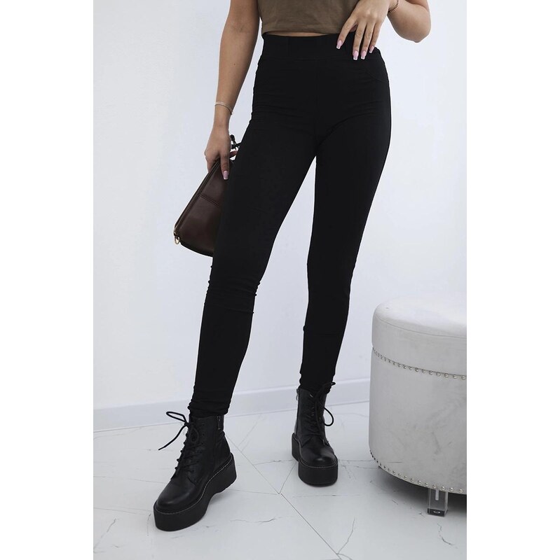 MladaModa Bavlnené nohavice s vreckami vzadu model 488 čierne 63034464