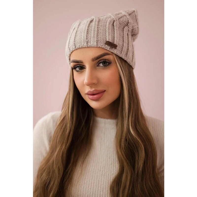 MladaModa Dámska čiapka s brmbolcom Milano K203 svetlá béžová 36430865