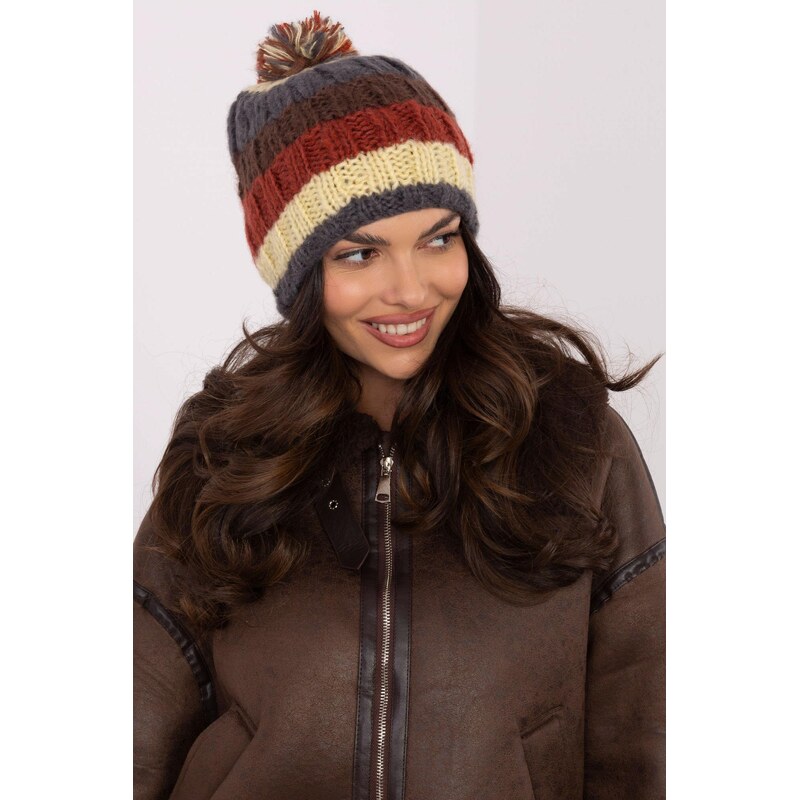 MladaModa Viacfarebná dámska čiapka s brmbolcom model 2416 svetlá žltá 60674294