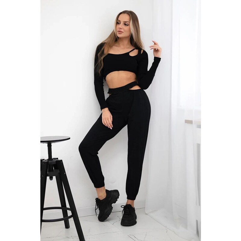 MladaModa Crop-topová tepláková súprava s výkrojmi model 9344 čierna 31837875