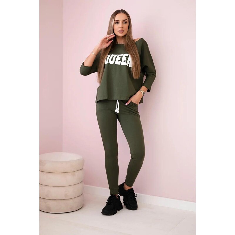 MladaModa Tepláková súprava s nápisom Queen model 66977 farba khaki 17893032