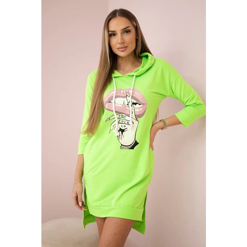 Šaty s dlhším chrbtom a farebnou khaki potlačou 64237597