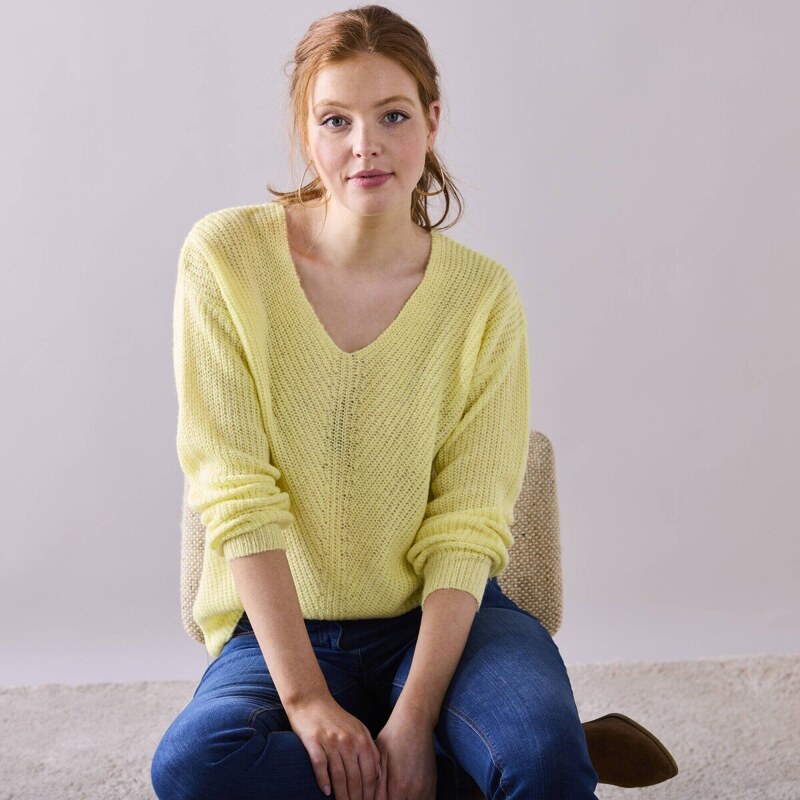 Pulóver s hladkým pleteným vzorom a výstrihom do V žltá 048 56607727