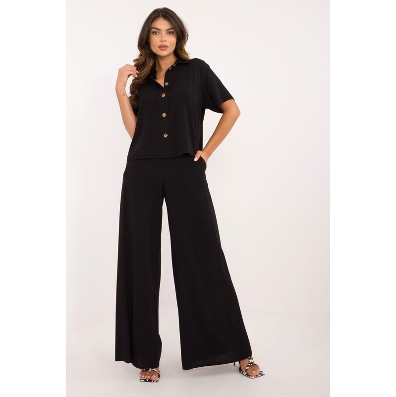 MladaModa Elegantný letný komplet košele a nohavíc model 71420 čierny 62554537