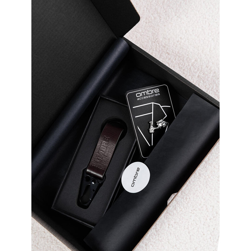 E-shop Ombre Mens travel style gift set - silver pin and key ring