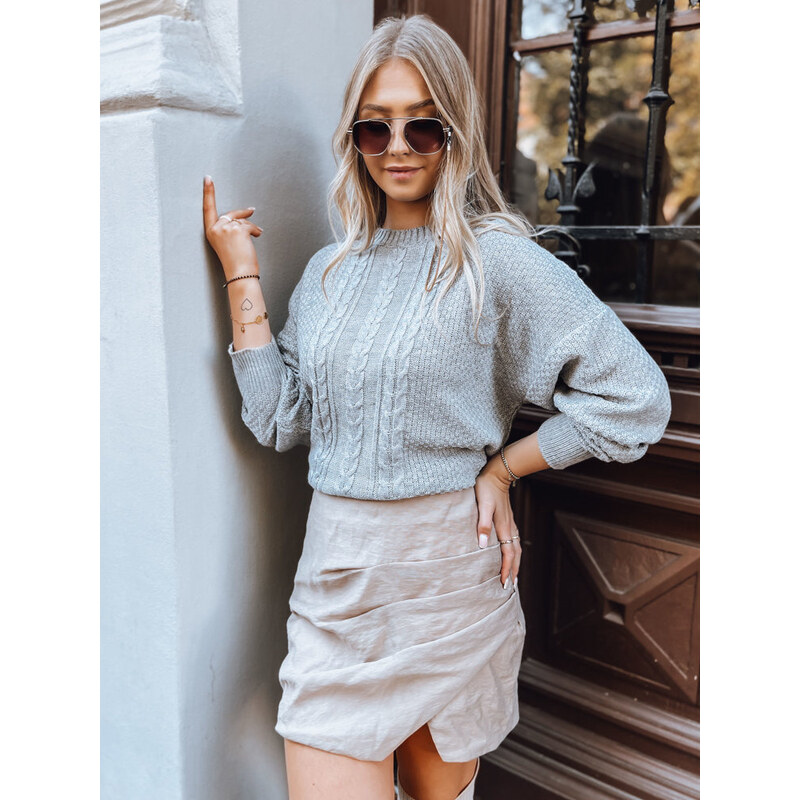 BASIC Svetlosivý oversize sveter s vrkôčikovým vzorom CAMELLIA MY2112 47208260