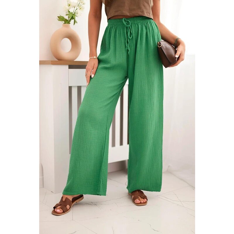 MladaModa Široké mušelínové nohavice model 3204 zelené 63034320