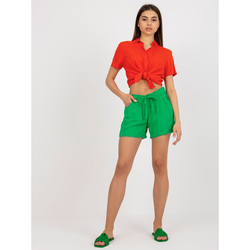 BASIC Zelené ležérne šortky D73760M61531KH-green 40763302