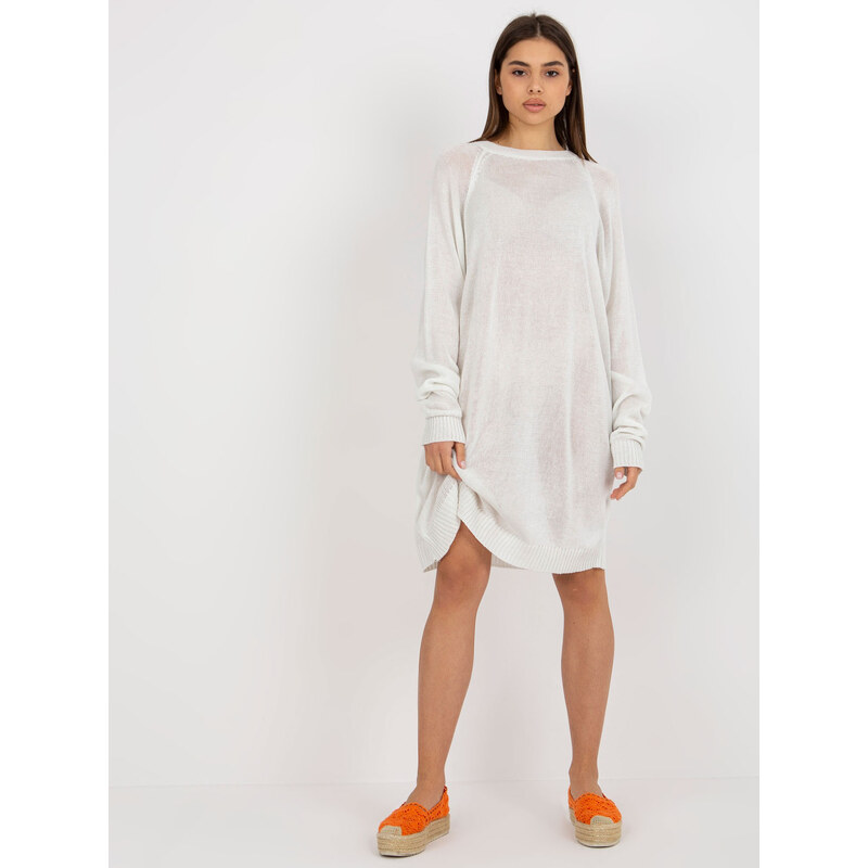 BASIC Bílé svetrové oversize šaty BA-SW-9005.36P-white 40763288