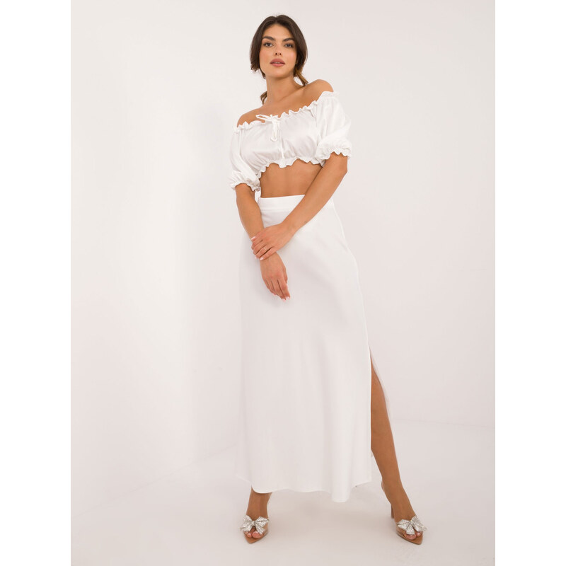 BASIC Bílá dámská elegantní souprava se sukní s rozparkem LK-KMPL 63753326