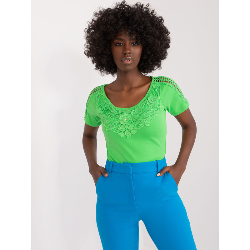 BASIC Zelené tričko s čipkovým výstrihom PM-BZ-GN2074.77-light green 49064196