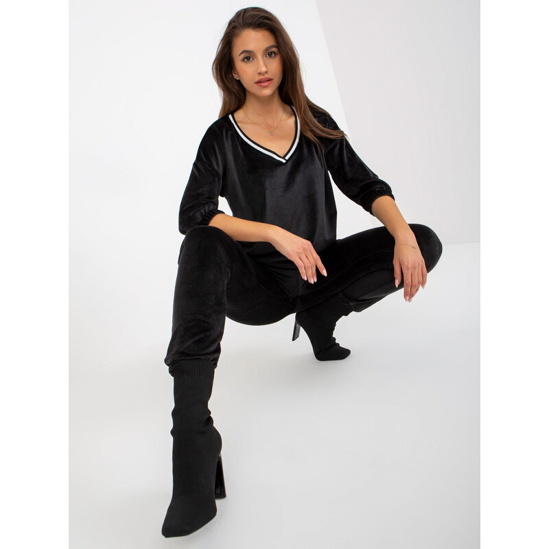 RELEVANCE Čierny velúrový komplet trička a nohavíc s lemovaním -RV 57952573