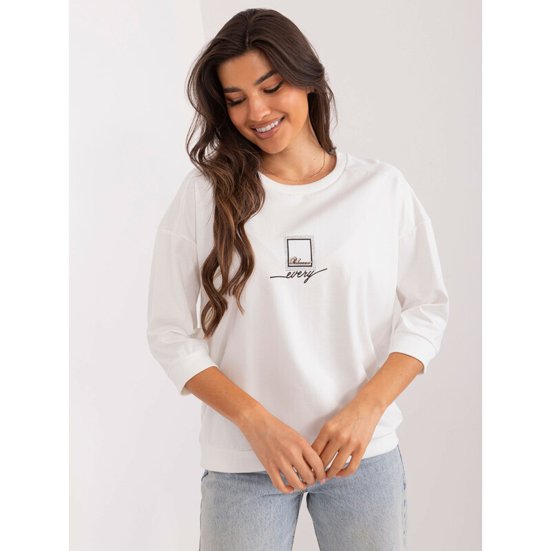 RELEVANCE Smotanové tričko s kamienkami a 3/4 rukávom -RV-BZ-9507.06 57955614