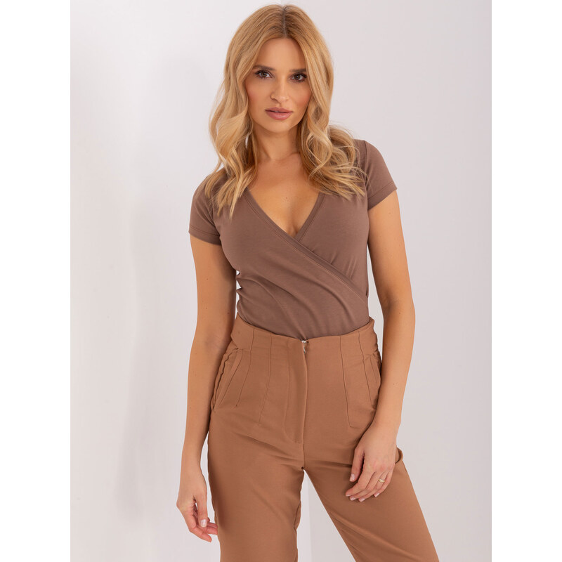 RUE PARIS Hnedé tričko s výstrihom RV-TS-5636.18-brown 66149404