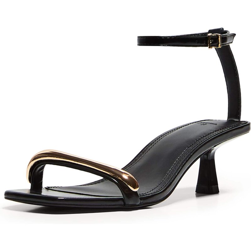 Bershka Remienkové sandále zlatá / čierna 63161409