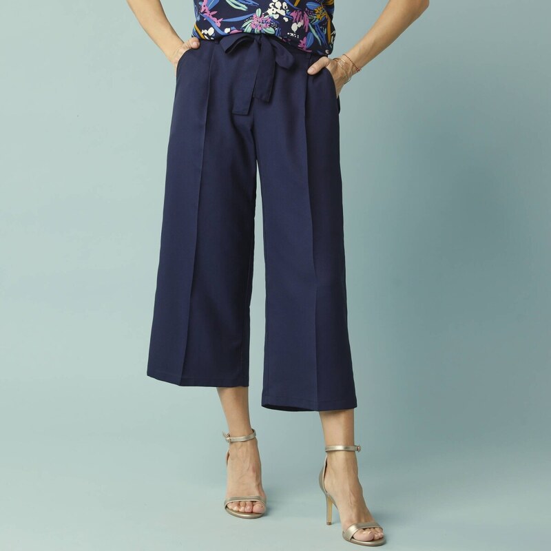 Široké 7/8 nohavice s pružným pásom a opaskom, pre nižšiu postavu nám. 62999439