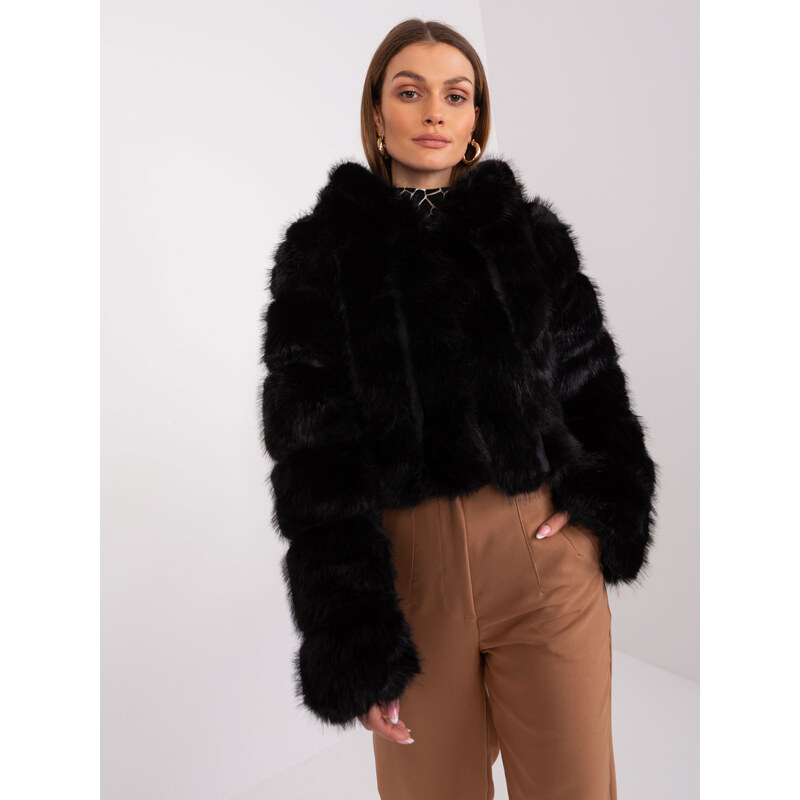 ITALY MODA Čierny krátky kožúšok s kapucňou AT-KR-2378.97P-black 57955761