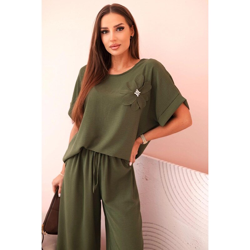 MladaModa Viskózová súprava s ozdobným kvetom a so širokými nohavicami 63317290
