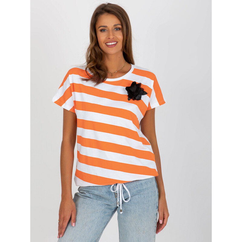 RELEVANCE Bielo-oranžové pruhované tričko s brošňou RV-BZ-8741.93 57952095