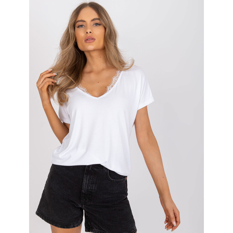 BASIC FEEL GOOD Biele dámske tričko s čipkou vo výstrihu RV-TS-7665.91 32381137
