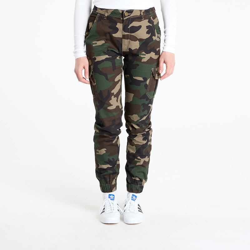 Kalhoty Urban Classics Ladies High Waist Camo Cargo Pants Camo Green 54991470