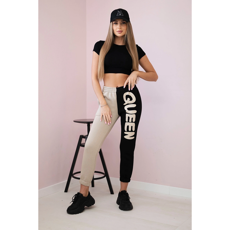 Dámske tepláky s nápisom QUEEN 66890661
