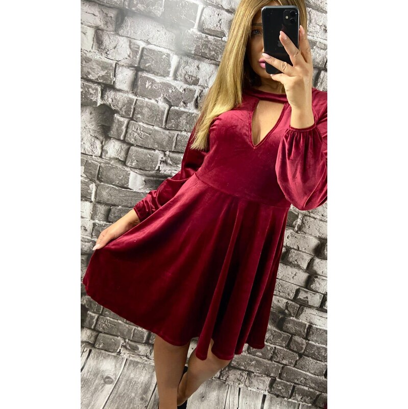 (veľ. 48/52) Velúrové šaty so slzou vo výstrihu vínovočervené 63884897