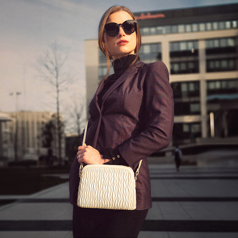 Kabelka zo syntetickej kože crossbody Le Sands béžová 4357 K 64020770