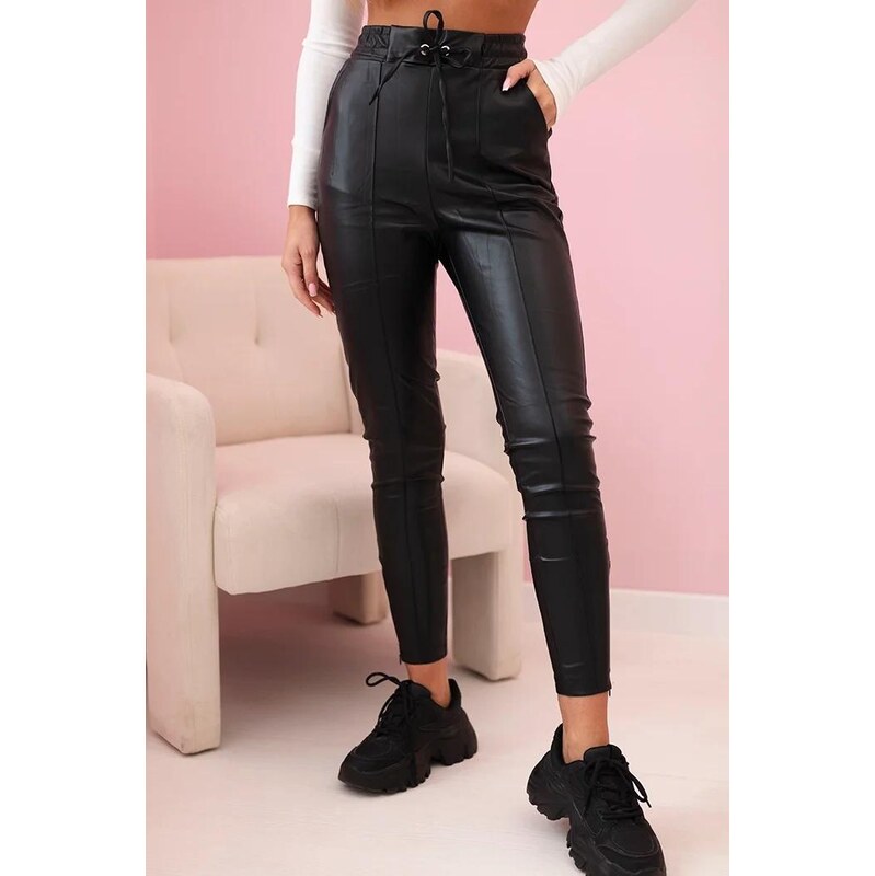 MladaModa Nohavice z ekokože s viazaním v páse model 68741 čierne 64149867