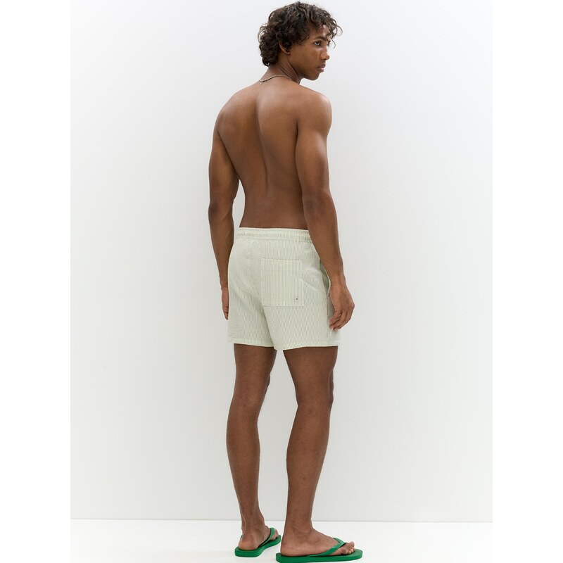 Pull&Bear Plavecké šortky pastelovo zelená / biela